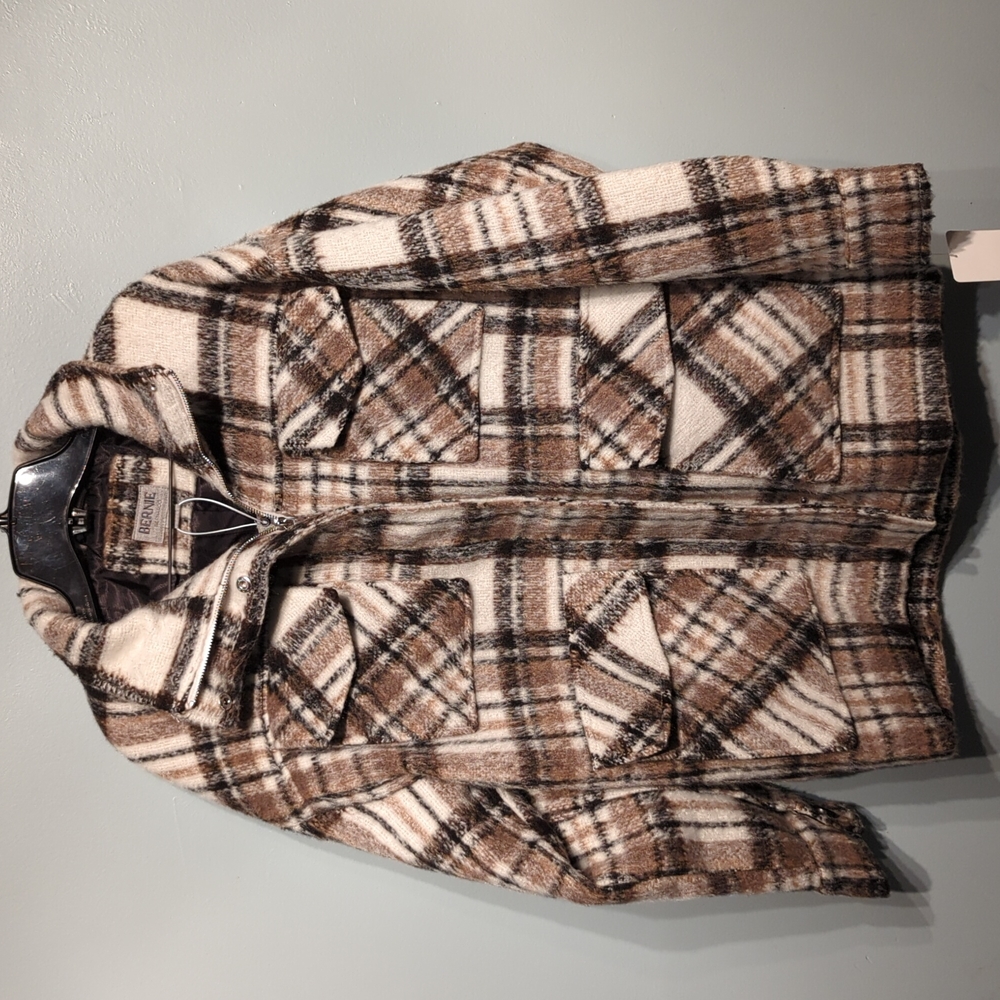 Bernie Bernardo size small coat